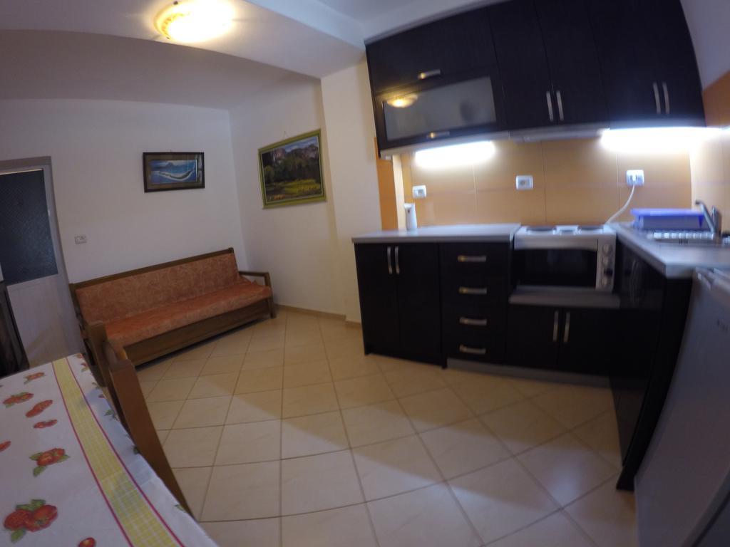 Petro'S Apartments Ksamil Extérieur photo
