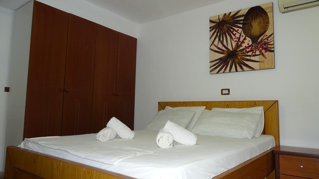Petro'S Apartments Ksamil Extérieur photo